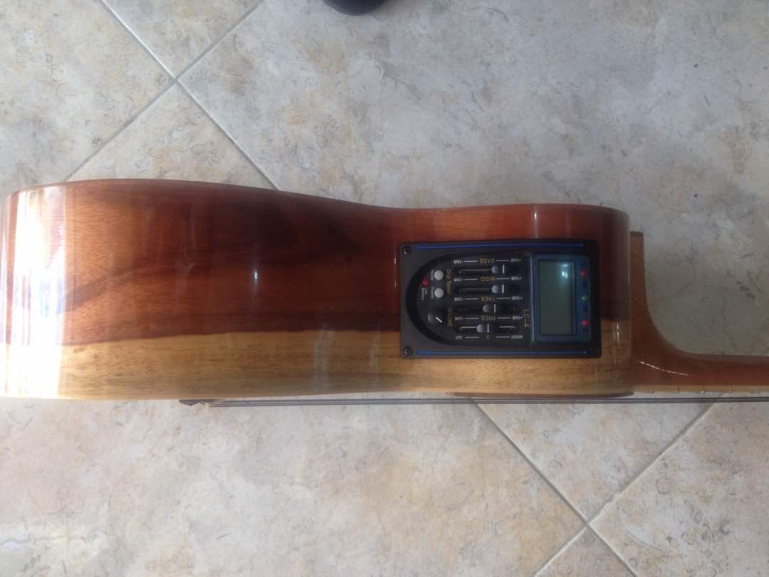 Cuatro Electroacoustic Roble Maria