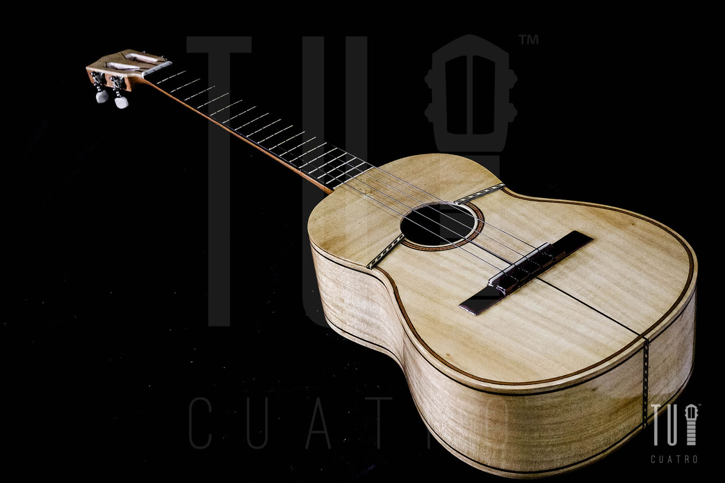 Cuatro 17 Frets - Melina White Woods