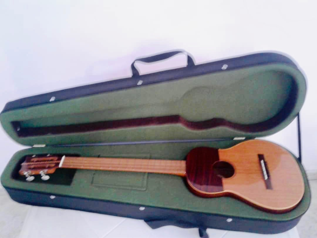 Cuatro Venezolano 17 Frets - Cedar & Mahogany Fretboard