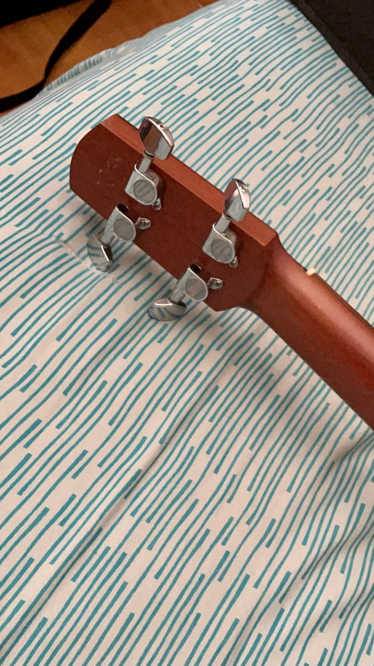Cuatro Mahogany with Fir Tree Wood (Abeto) Soundboard 17 Frets