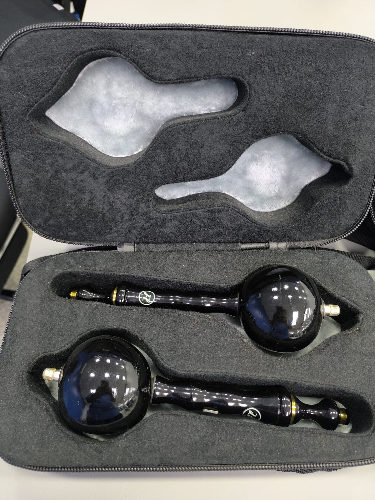 Maracas Llaneras Venezolanas, Tapara Natural, palo oscuro — Stock en España