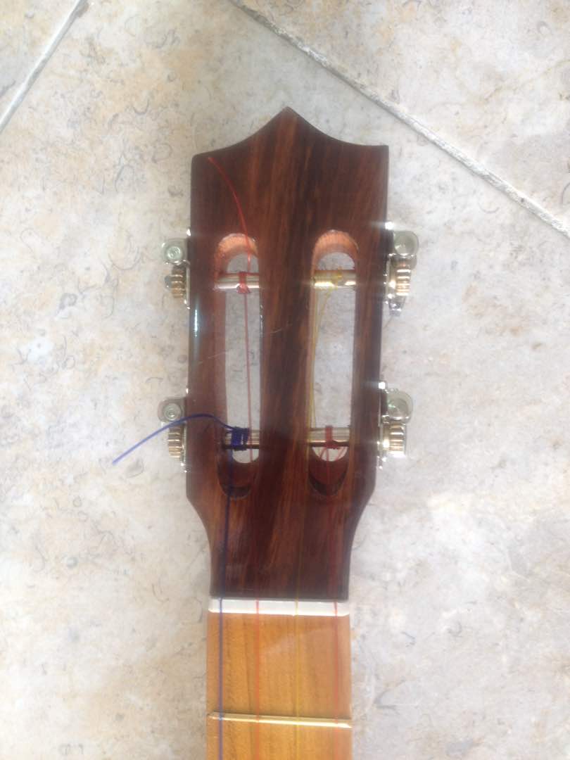 Cuatro Teca Woods & Pine Fretboard / 17 Trastes