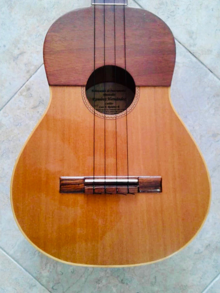 Cuatro Venezolano 17 Frets - Cedar & Curari Fretboard