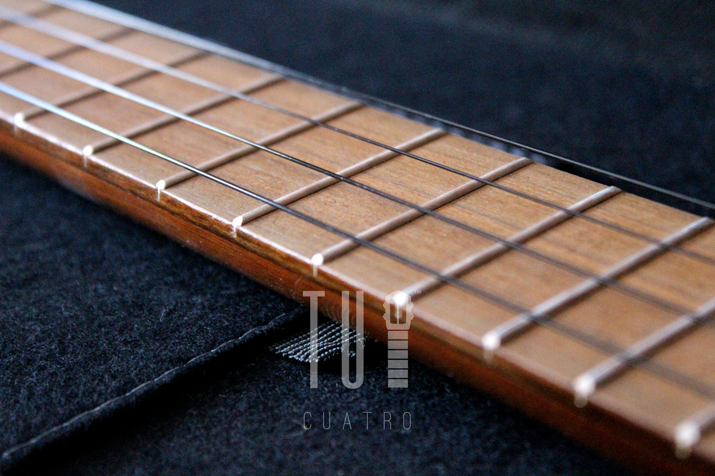 Cuatro Navarro Mahogany & Cedrorojo with Puy Fretboard 17 Frets